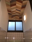 大トイレ
壁紙を壁から天井へつづけすてきな空間に！